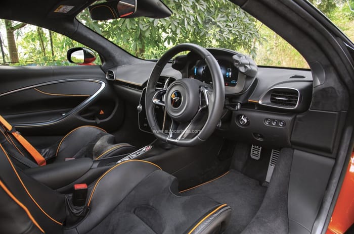 McLaren Artura interior